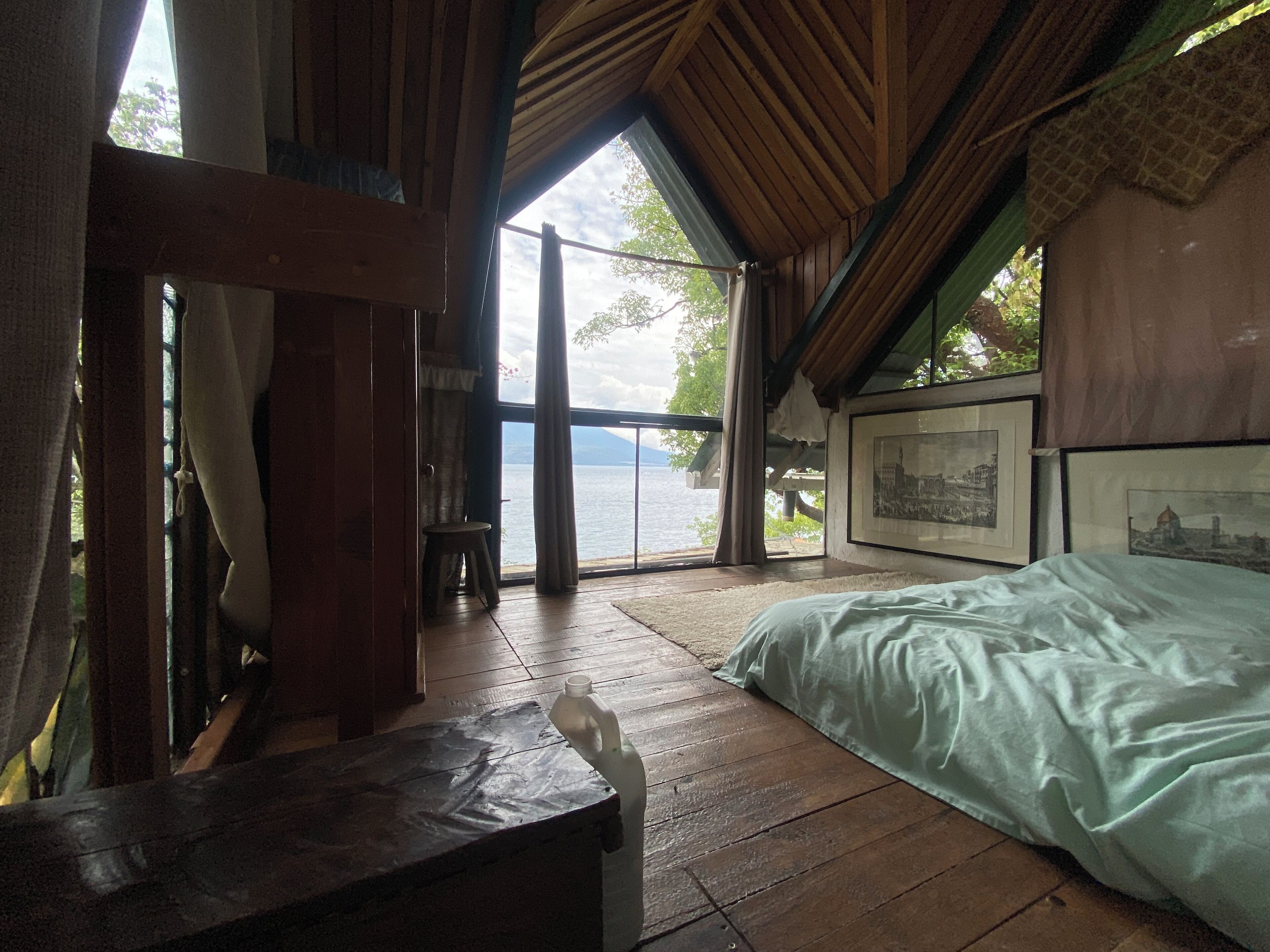 Cabane Standard, vue lac | Bureau, Wi-Fi gratuit, draps fournis