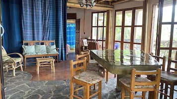 Comfort Cabin, Balcony, Lake View | Private kitchen | Cookware/dishes/utensils, cleaning supplies