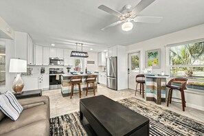Fridge, microwave, oven, stovetop - Tidal Wave - In Siesta Key Village, Pet Friendly, Private Pool! (Siesta Key)
