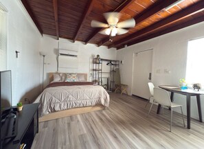 1 bedroom, iron/ironing board, free WiFi, bed sheets - Cozy Tucson remodeled Studio. (Tucson)