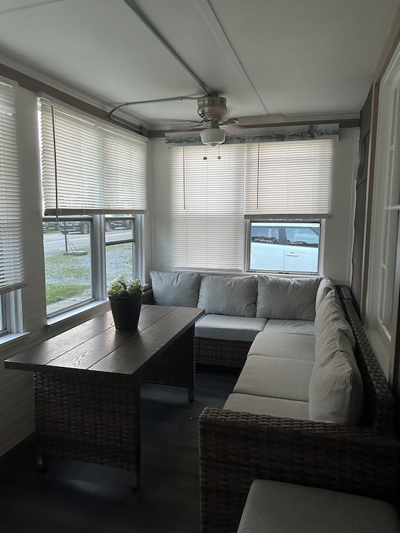 Family & Pet-friendly. Walk To The Lake! 3bd, 1ba. Amenities! - Pennsylvania