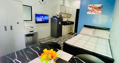 Charming Studio with AC, fully-functional kitchen, and WiFi in Downtown CDO