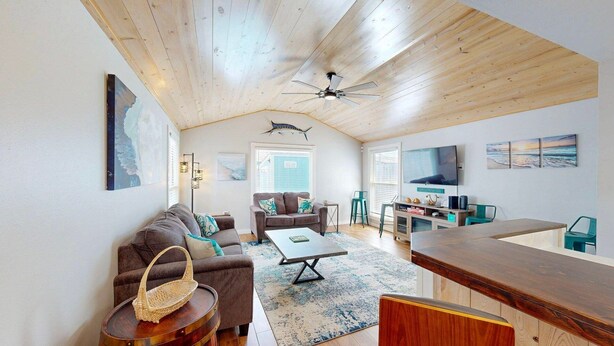 TV - Pet Friendly, Old Town Location, Golf Cart Access, Close to the Beach (Port Aransas)