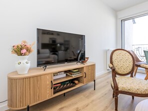 Living area - Colette by Interhome (Saint Coulomb)