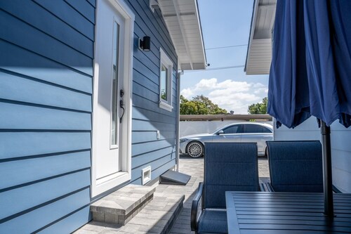 Charming 1 bedroom 1 bathroom guest house with AC, WiFi in brilliant Glendale
