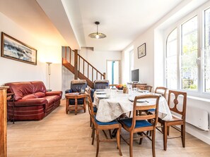 Dining - la Rivière by Interhome (Cancale)