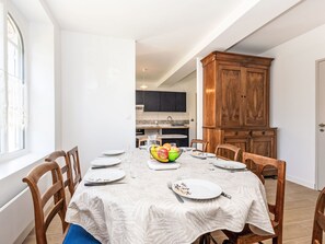 Dining - la Rivière by Interhome (Cancale)