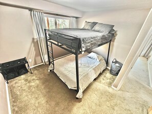 4 habitaciones, tabla de planchar con plancha y wifi gratis