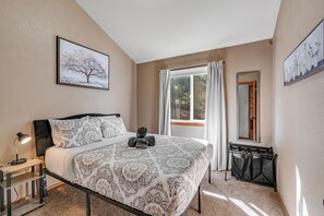 4 bedrooms, in-room safe, iron/ironing board, free WiFi
