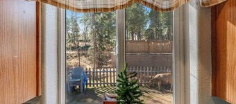 Deer Haven Cabin – 4BR Forest Retreat w/ Huge Deck & Starry Nights