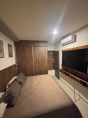 2 habitaciones, tabla de planchar con plancha, wifi y ropa de cama 