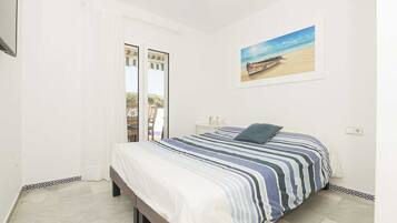 2 dormitorios, tabla de planchar con plancha, wifi gratis y ropa de cama