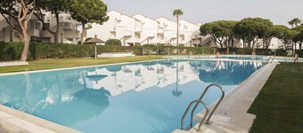 ESTRIBOR - Cosy flat with shared pool in Sancti Petri