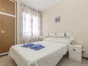 Room - Montcada by Interhome (Salou)