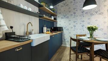 Coffee/tea maker, microwave, stovetop, toaster