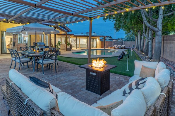 Outdoor dining