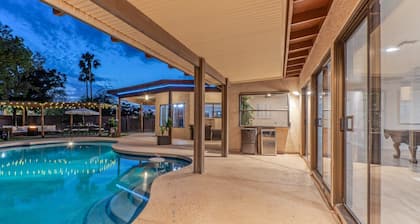Golf Course View, Sleeps 10, Remodeled Vacation Getaway, Pool, Putt Green, Fire Pit, Pool Table