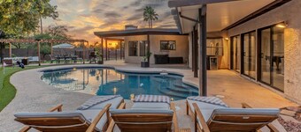 Golf Course View, Sleeps 10, Remodeled Vacation Getaway, Pool, Putt Green, Fire Pit, Pool Table