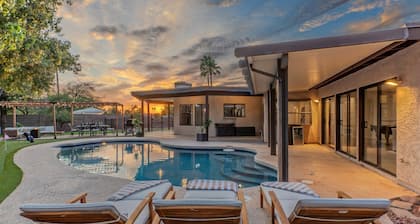 Golf Course View, Sleeps 10, Remodeled Vacation Getaway, Pool, Putt Green, Fire Pit, Pool Table