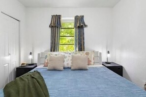2 chambres, fer et planche à repasser, Wi-Fi, draps fournis