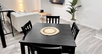 Chic Basement Suite ATL - Private Entrance & Free Charge and Park