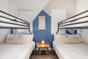 4 chambres, fer et planche à repasser, lit parapluie, Wi-Fi gratuit