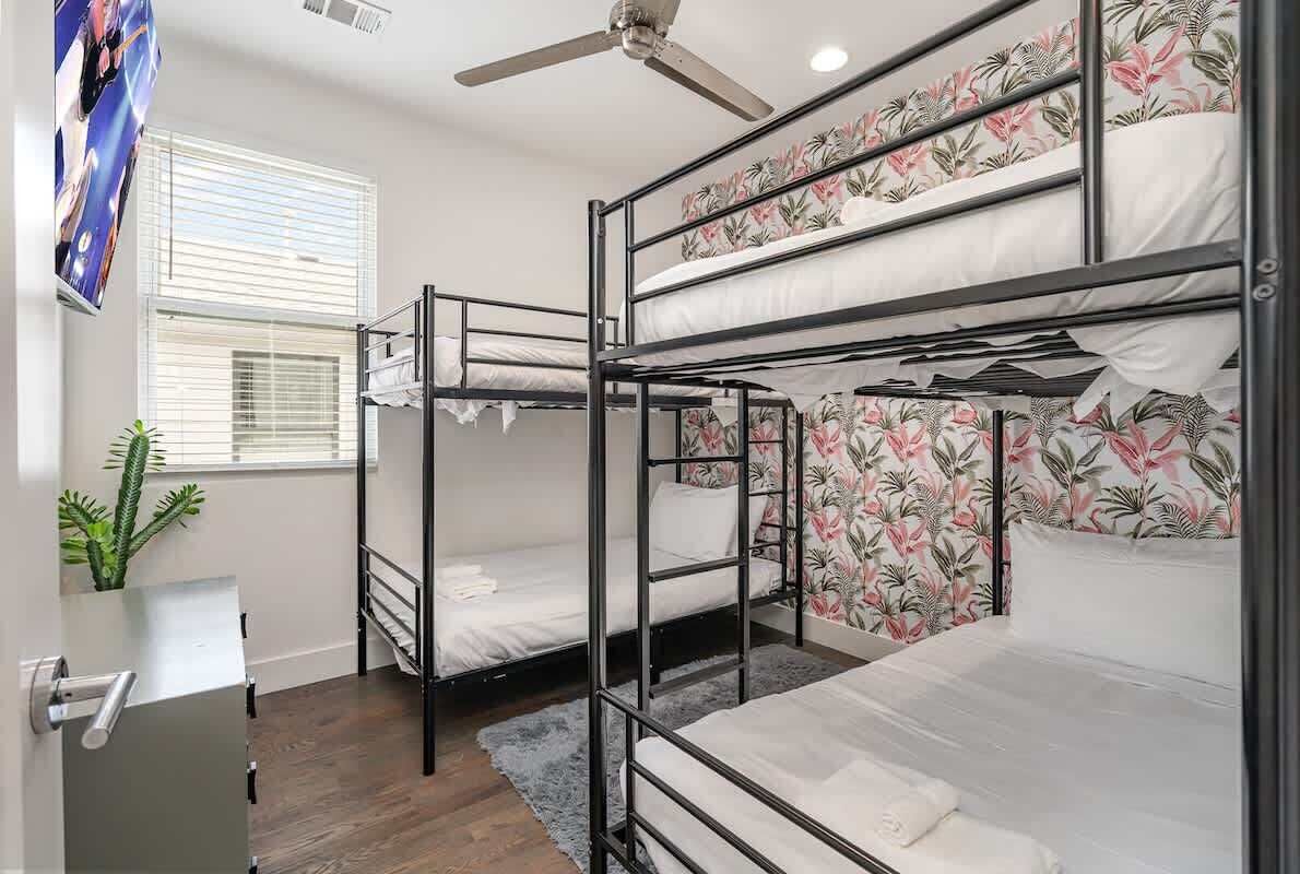 4 bedrooms, iron/ironing board, travel crib, free WiFi