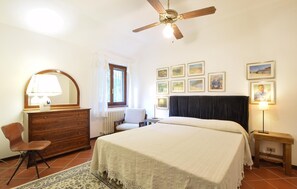 3 makuuhuonetta, vauvan matkasänky, ilmainen Wi-Fi