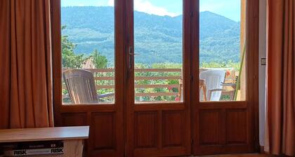 Quiet French village home in wine region, sleeps 10