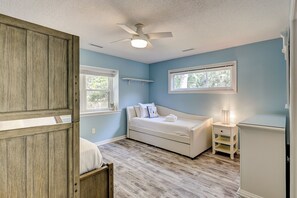 3 chambres, fer et planche à repasser, Wi-Fi gratuit, draps fournis