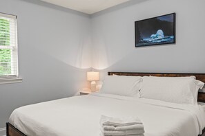 2 chambres, fer et planche à repasser, Wi-Fi, draps fournis