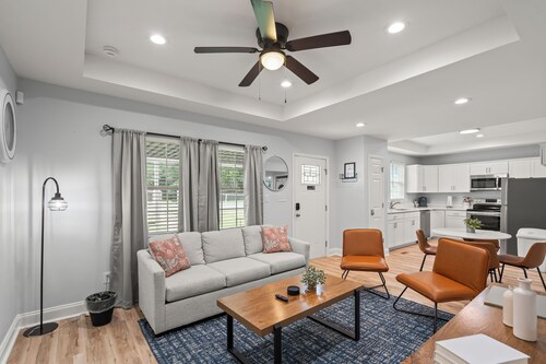 Stylish Downtown Gastonia Stay – 2BR/2BA w/ King + Queen