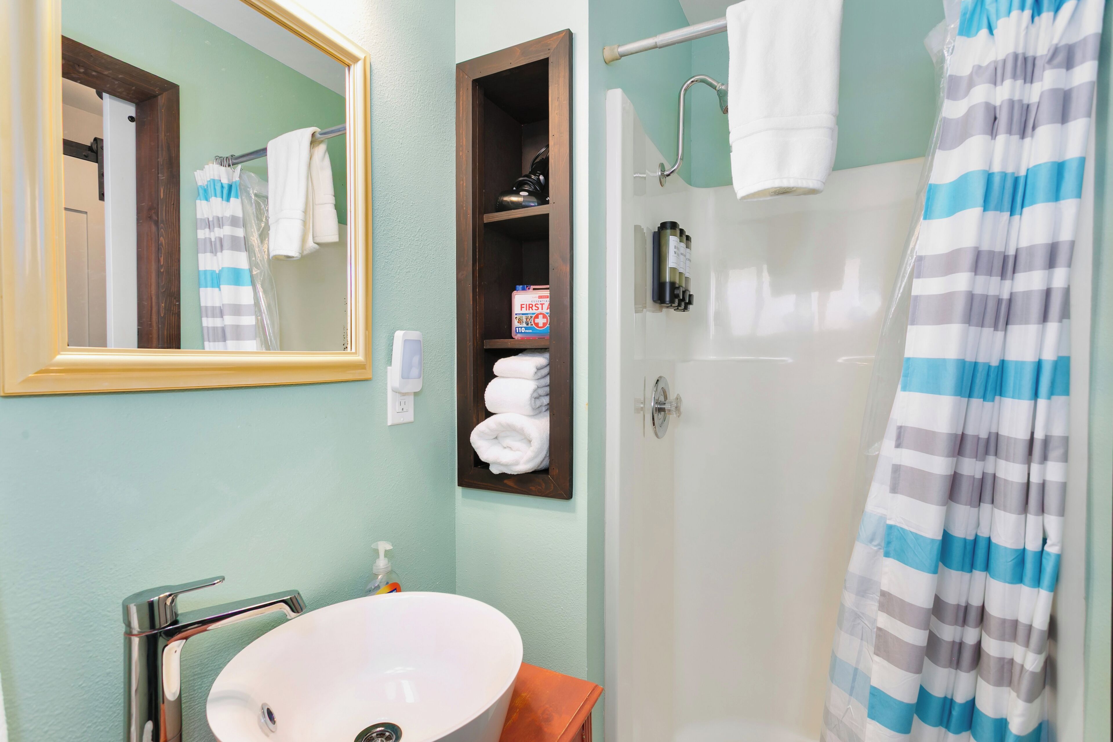Shower, towels