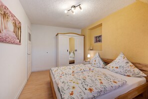 1 bedroom, iron/ironing board, free WiFi, bed sheets