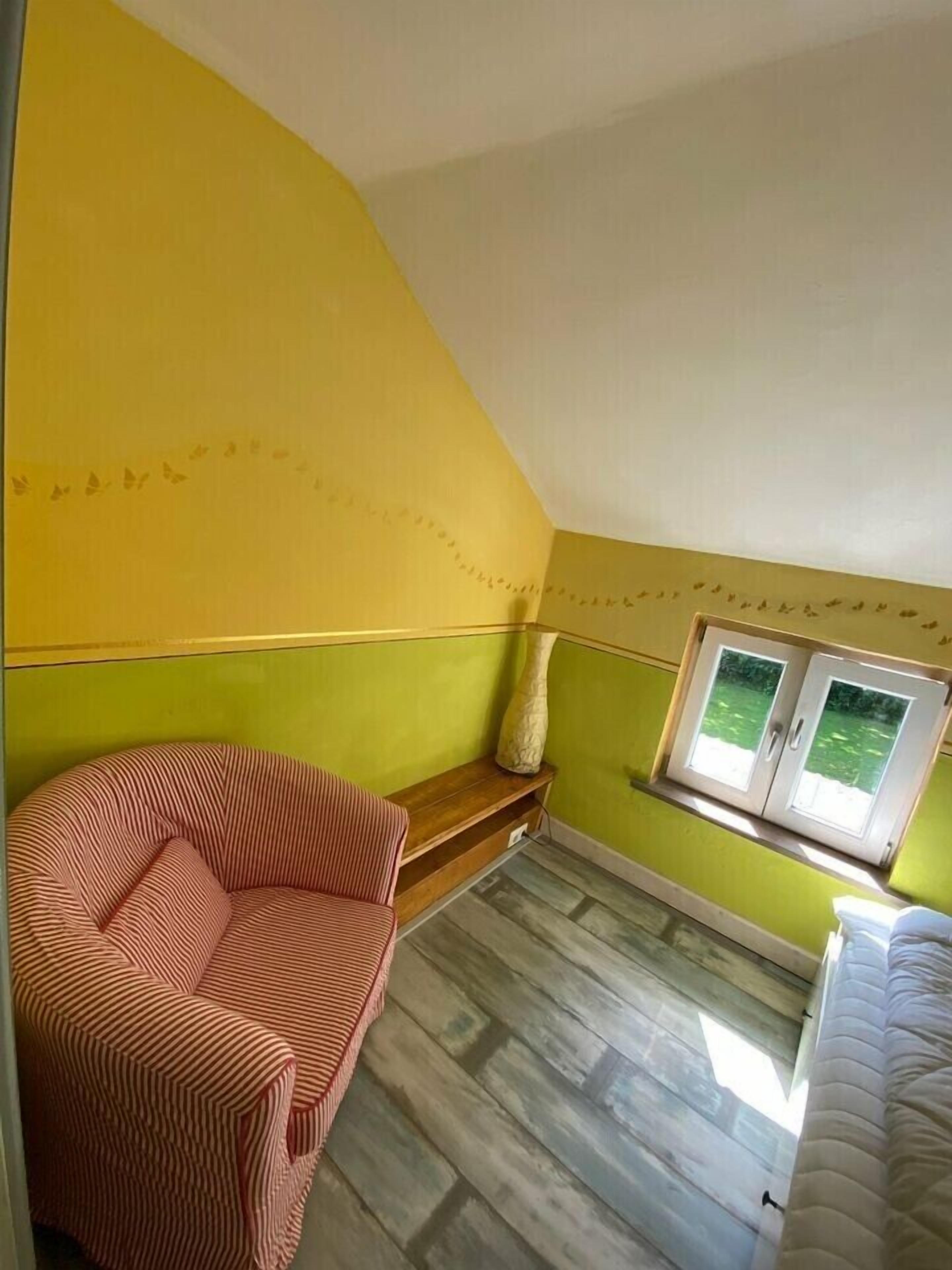 Televisión, reproductor de DVD, estéreo