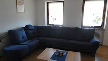 Fernseher, DVD-Player, Stereoanlage