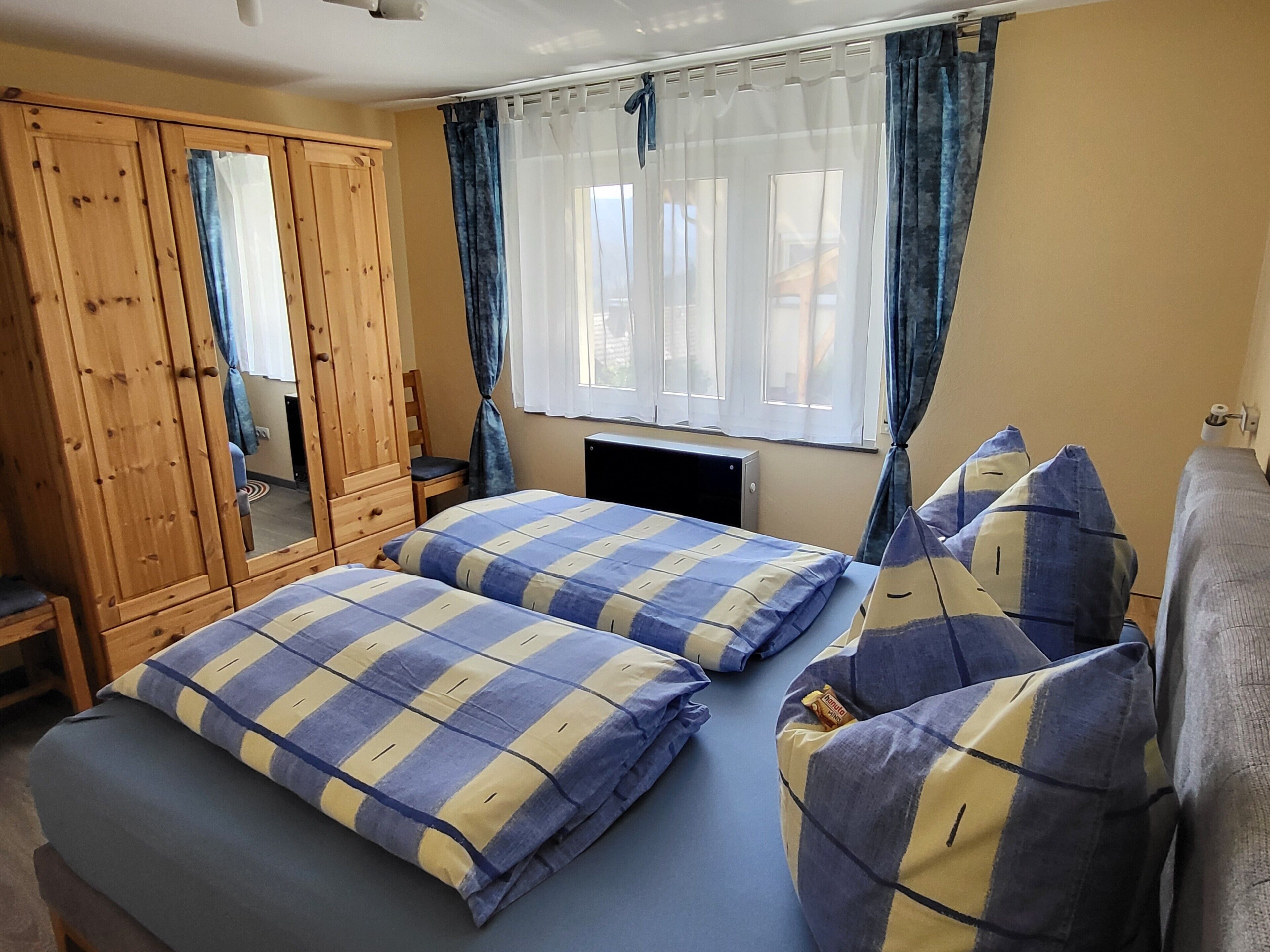 3 bedrooms, iron/ironing board, free WiFi, bed sheets