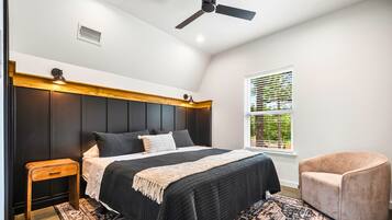 2 bedrooms, iron/ironing board, Internet, bed sheets