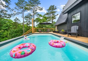 A heated pool - New Build Charming A-Frame w/Pool Near Hot Springs (Hot Springs)