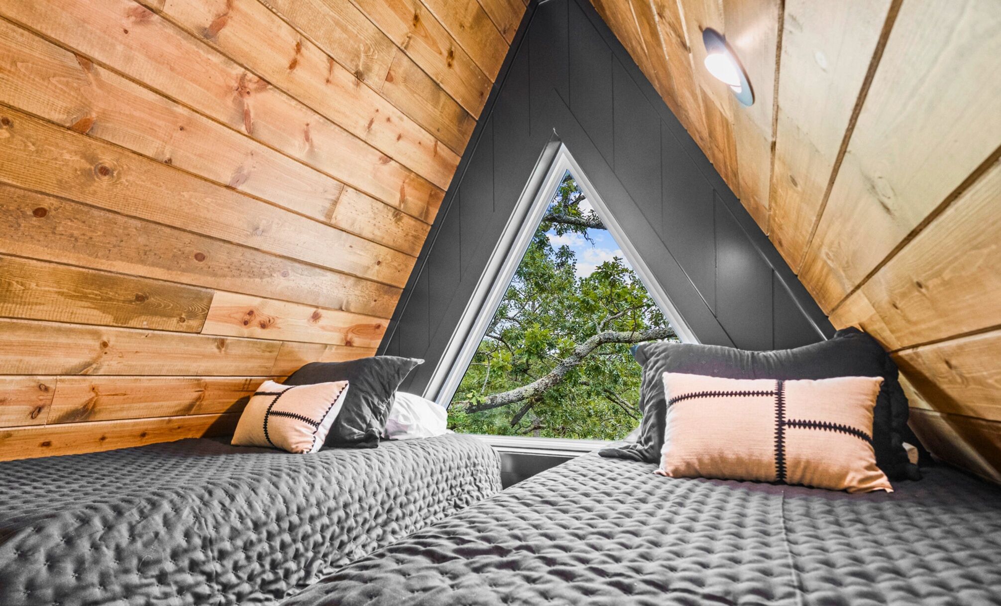 2 habitaciones, tabla de planchar con plancha, internet y ropa de cama 