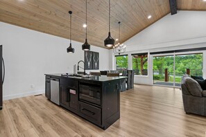 Interior - Modern Lakefront Home w Taneycomo Access-Free Attraction Tickets-Near State Park Marina (Hollister)