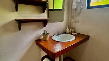 Comfort Double Room, Garden View | Bathroom | Shower, free toiletries, towels, soap