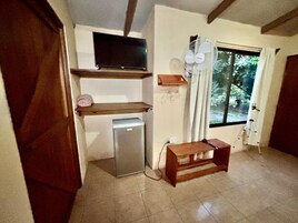 Quarto casal conforto, vista para o jardim | Wi-Fi de cortesia