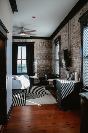 Studio – signature, 1 kingsize-seng, byutsikt, hjørnerom