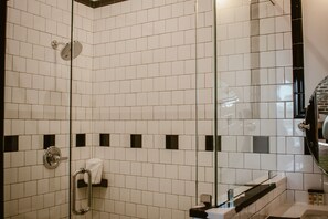 Shower, free toiletries, towels, soap
