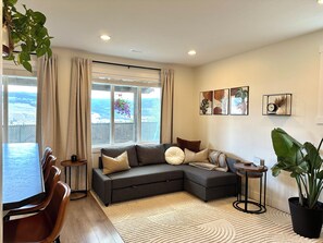 Smart TV - The Sunrise Suite: Bright | Modern | Beautiful (Fully Registered w/ Regulations) (Lake Country)