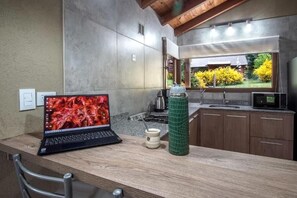 微波炉、烤箱、烤面包机、厨具/餐具