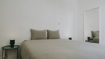 1 slaapkamer, een bureau, een strijkplank/strijkijzer, gratis wifi