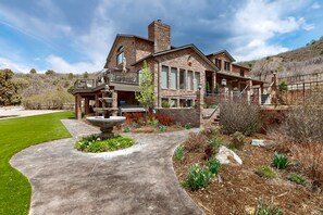 Exterior - Spacious mountain retreat w/ incredible views, hot tub, gym & great location (Durango)