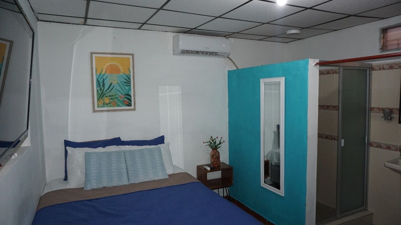 1 chambre, fer et planche à repasser, Wi-Fi gratuit, draps fournis